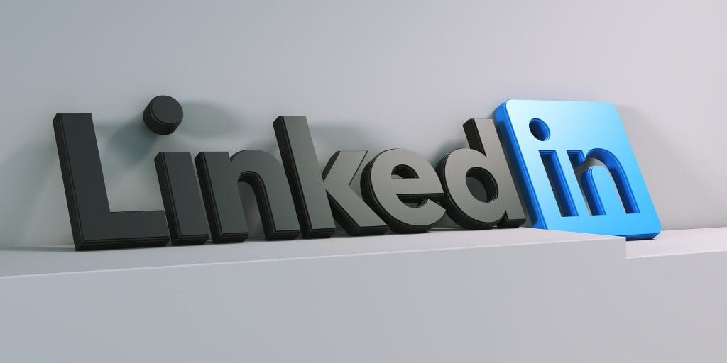 LinkedIn tips: Private mode, who viewed my profile, free or premium account, how to increase engagement